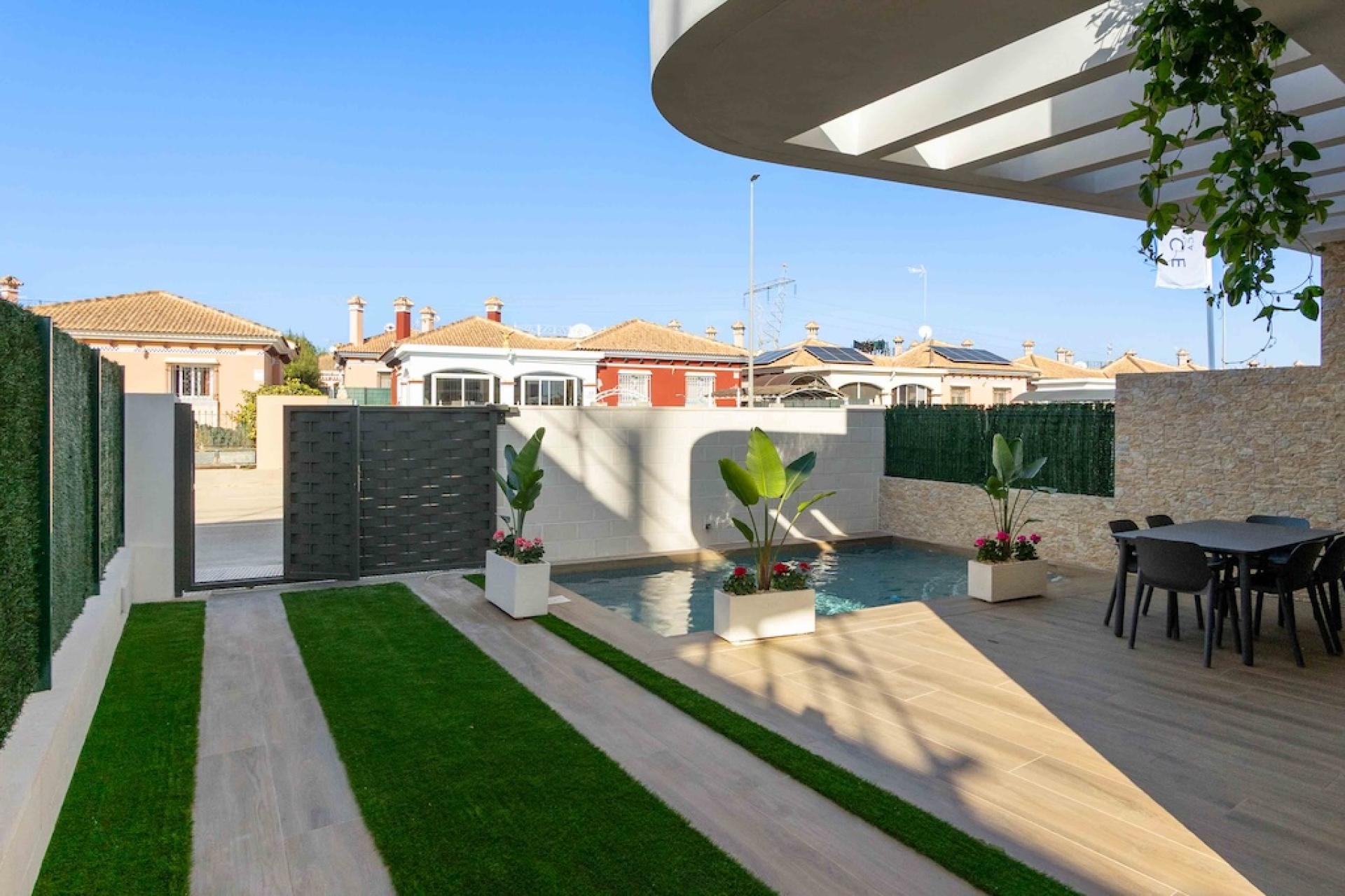 3 !bedroom Segment w zabudowie bliźniaczej ! EN Los Montesinos in Medvilla Spanje