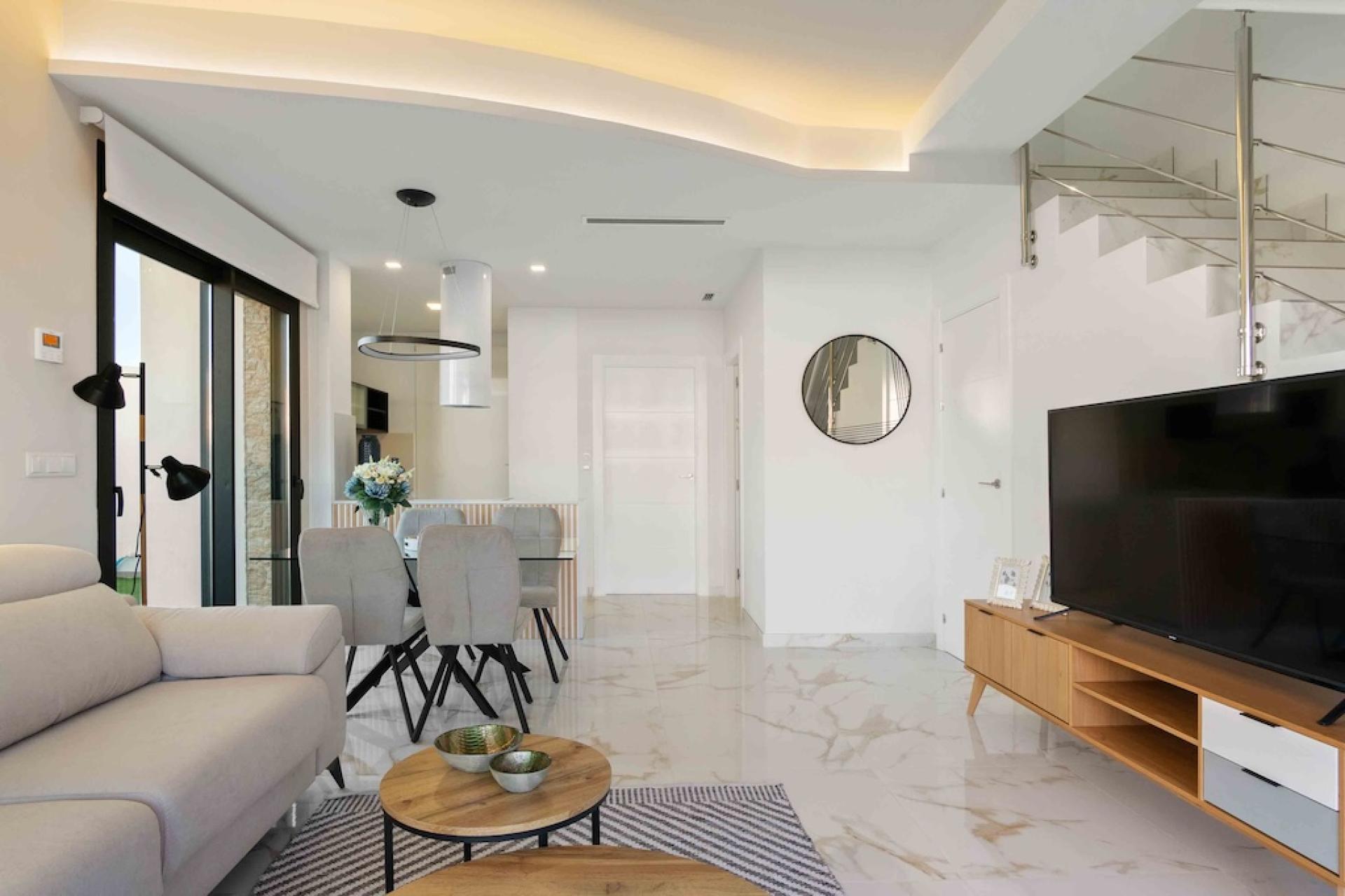 3 !bedroom Segment w zabudowie bliźniaczej ! EN Los Montesinos in Medvilla Spanje