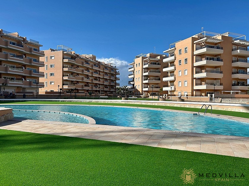 3 slaapkamer Appartement met terras in El Raso