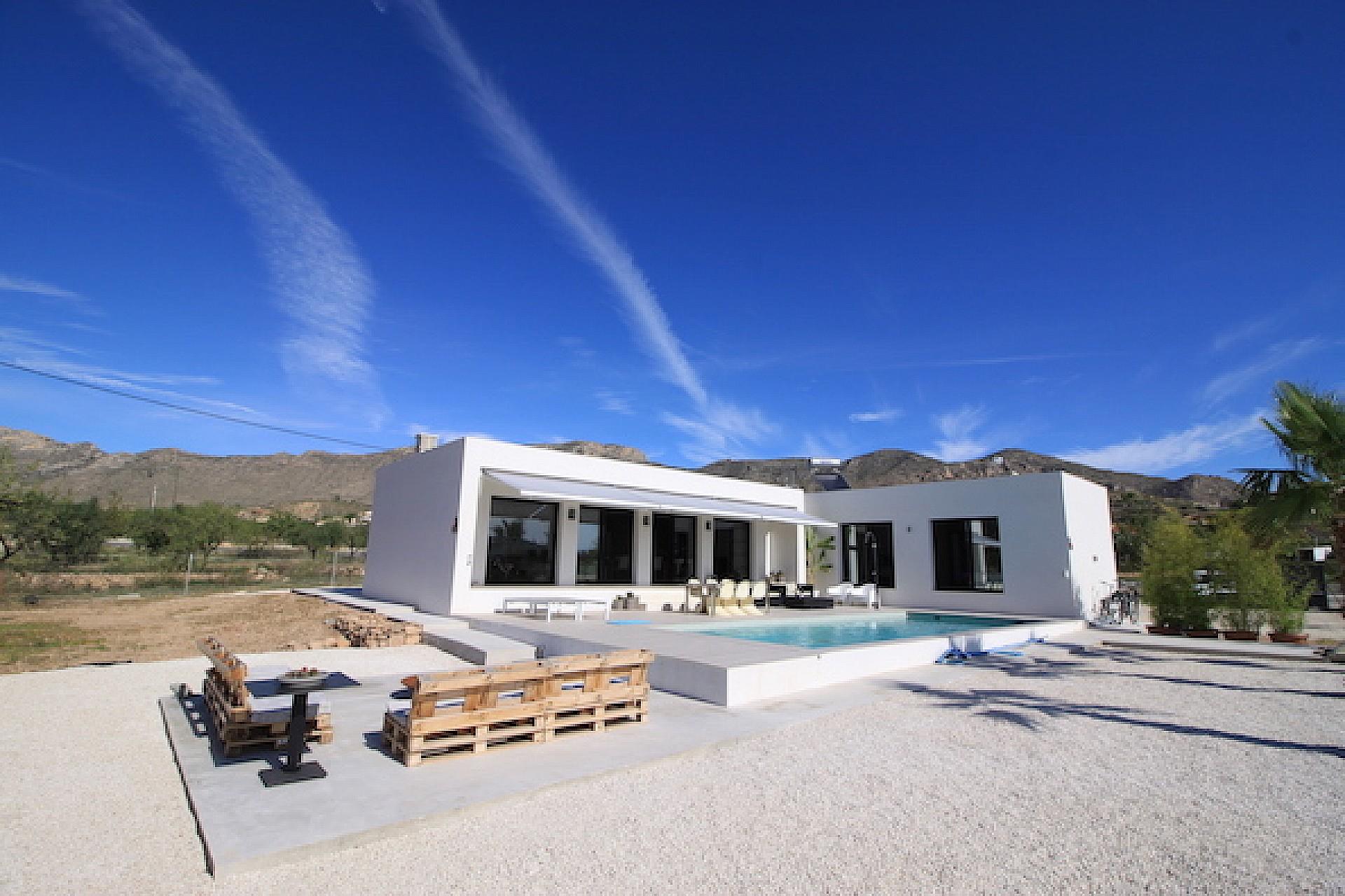 Nowo wybudowana willa w nowoczesnym stylu w Hondon de las Nieves in Medvilla Spanje