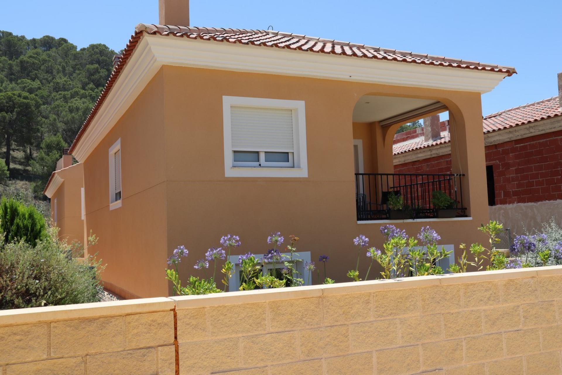 Tani dom wolnostojący na sprzedaż w głębi lądu Alicante in Medvilla Spanje