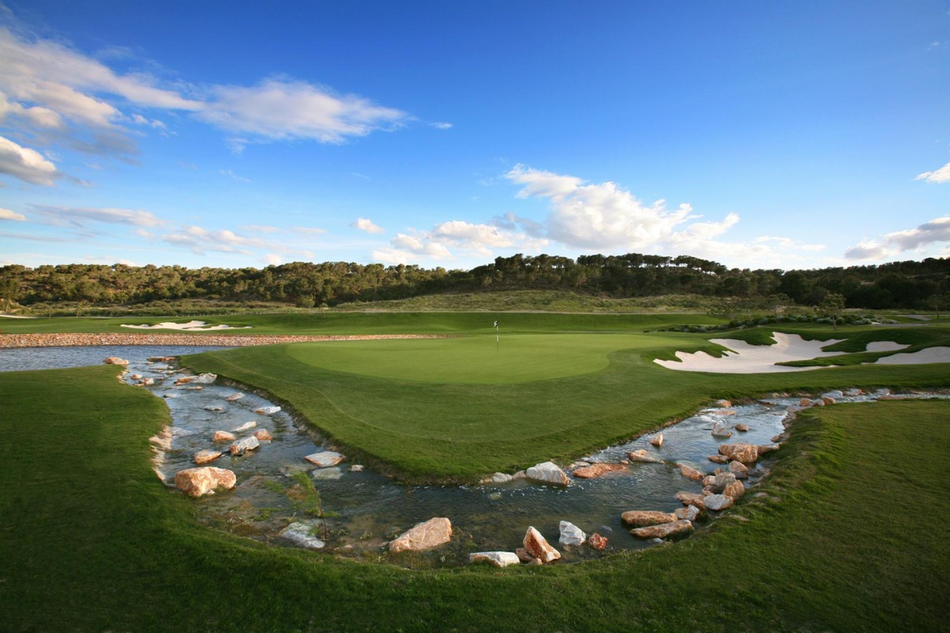 Nowa współczesna nowoczesna willa w Las Colinas Golf & Country Club in Medvilla Spanje